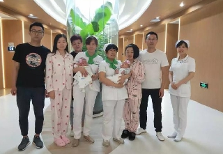 特别的缘分| 两个宝贝满月出园啦~